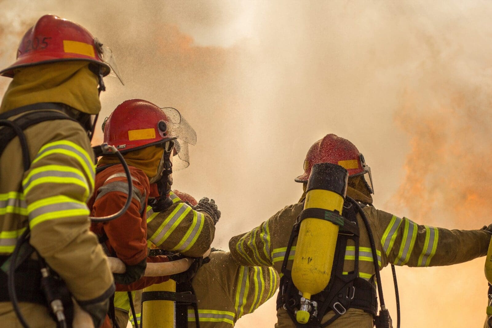 Percolating layflat hose for extreme fires